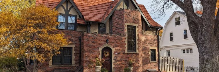 window cleaning service of an Omaha Historic Home (after)